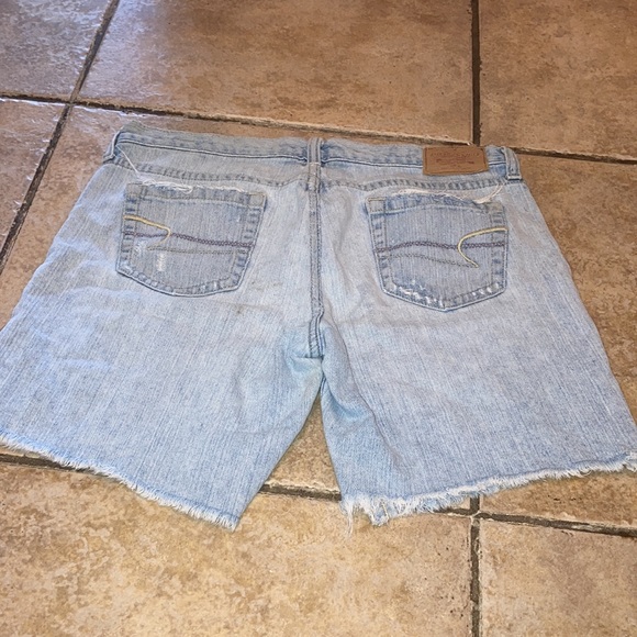 American Eagle Shorts Size 10 - Picture 2 of 3
